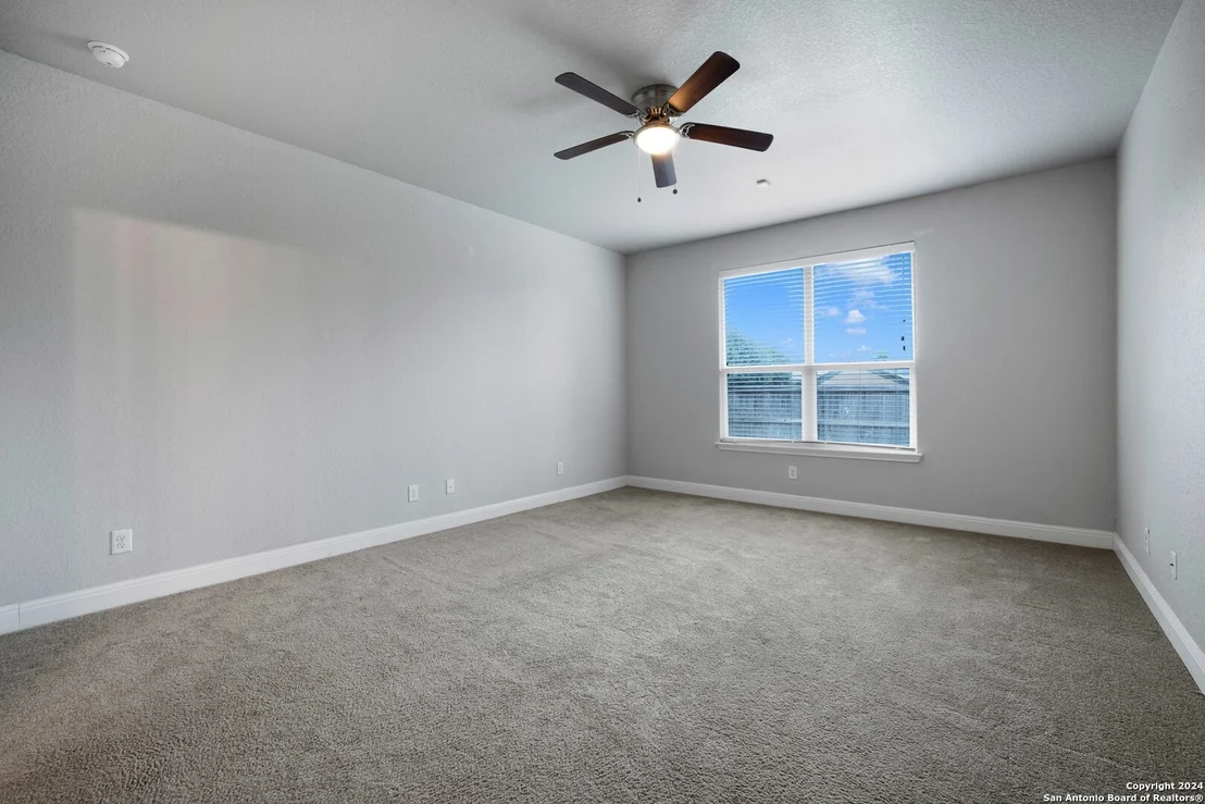Photo of 8728 emerald sky