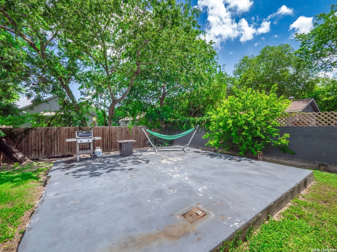 Photo of 547 Belmont