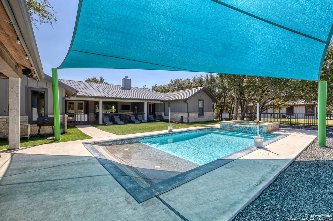Photo of 989 Mountain Valley Drive