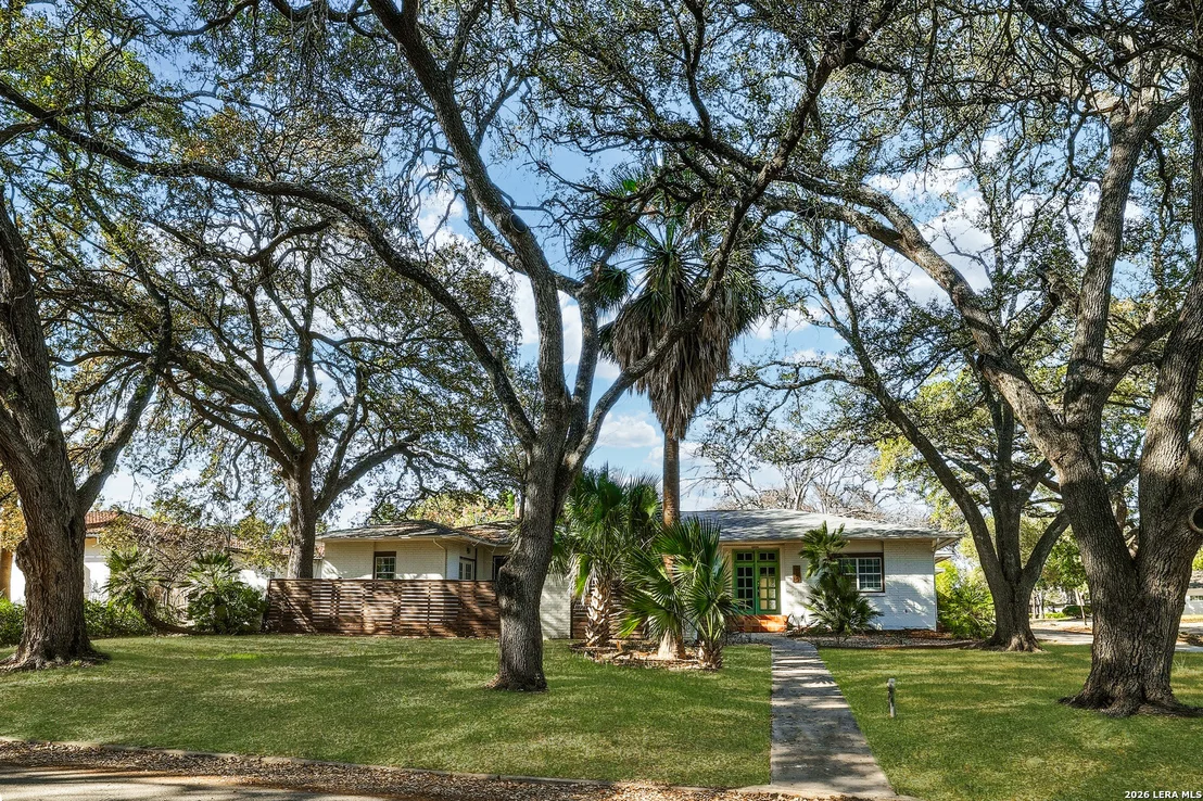 Photo of 825 Eventide
