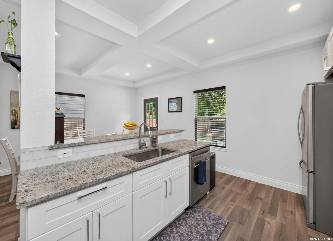 Photo of 547 Belmont