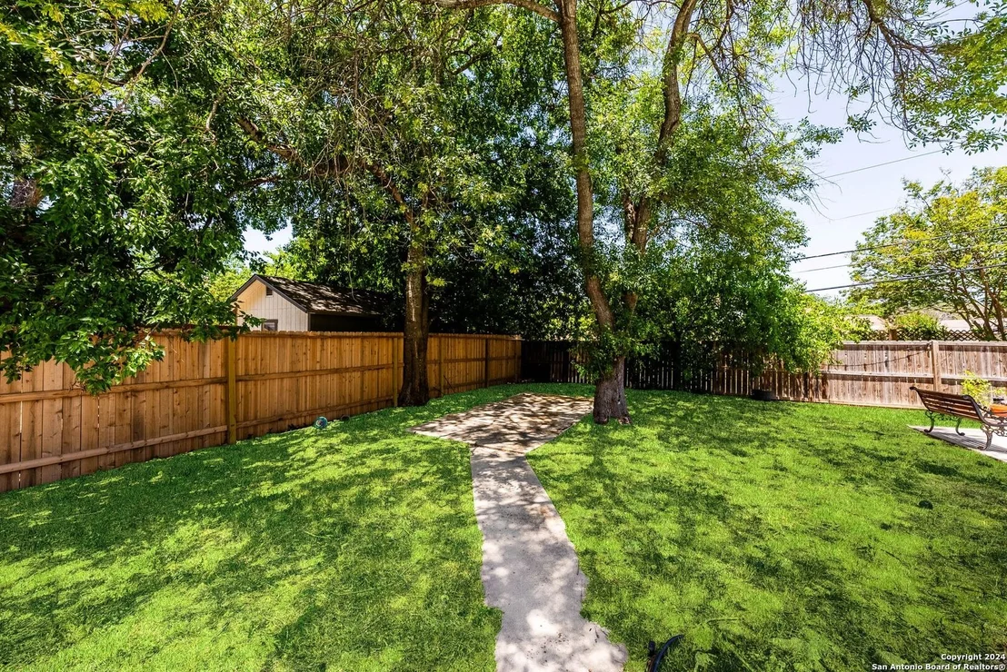 Photo of 8323 STARCREST DR