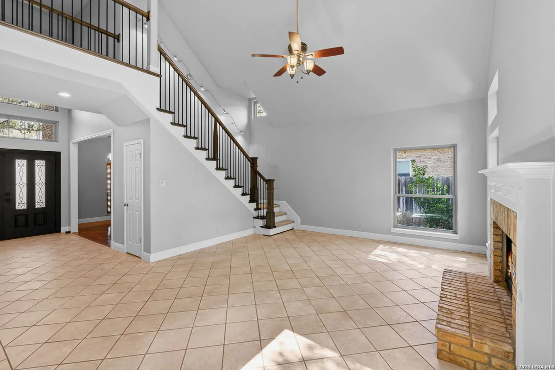 Photo of 16422 Pemcanyon