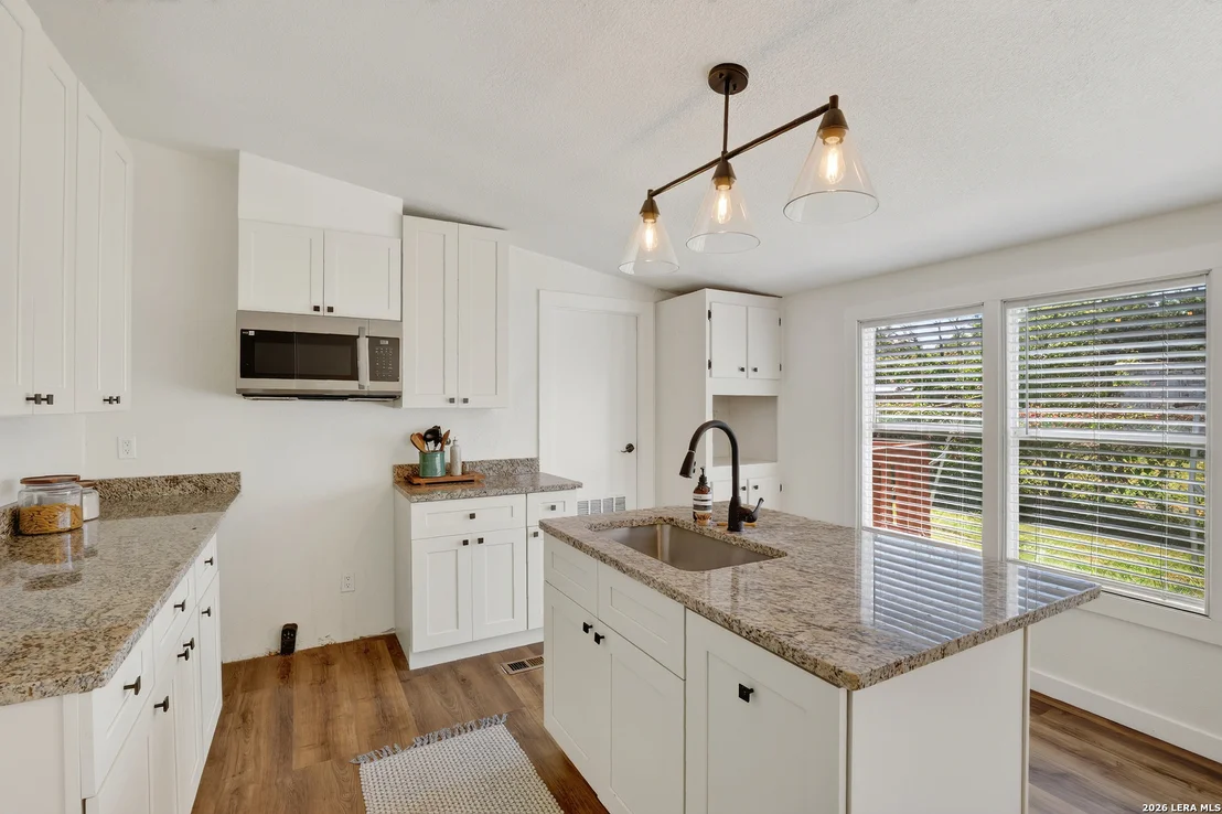 Photo of 1302 Hickory Street