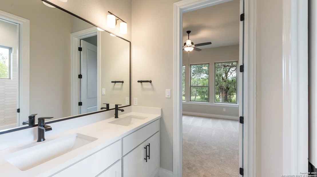 Photo of 109 Lazy Oak Pl