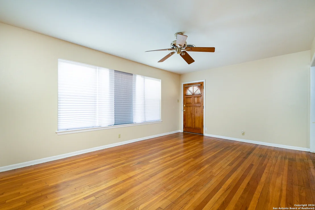 Photo of 1502 VIEWRIDGE DR