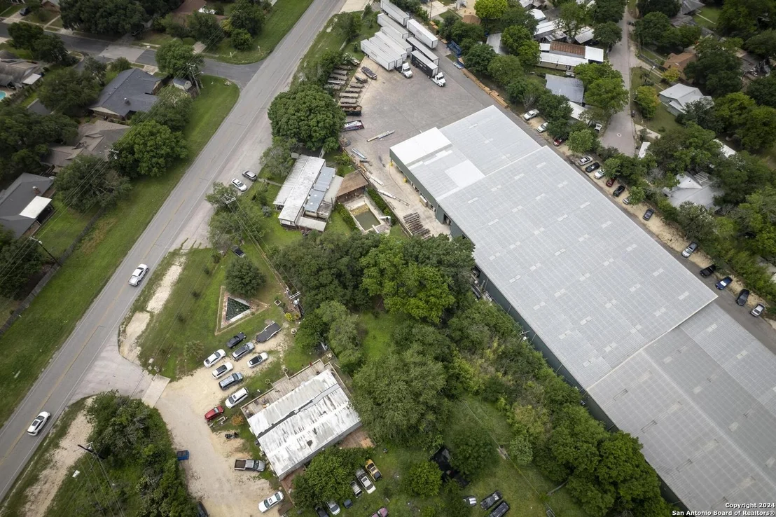 Photo of 5835 Randolph Blvd