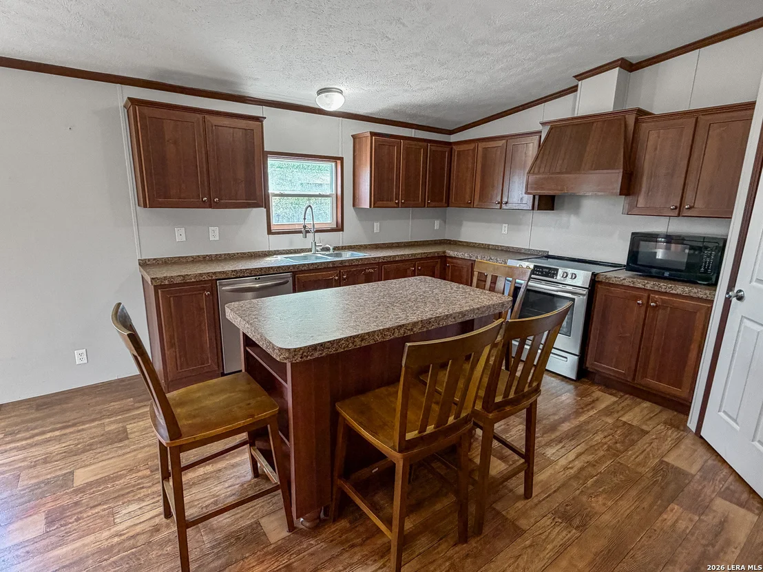 Photo of 2462 Chase Road