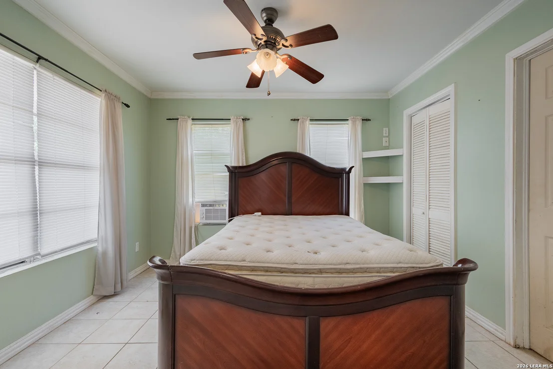 Photo of 819 N Comal
