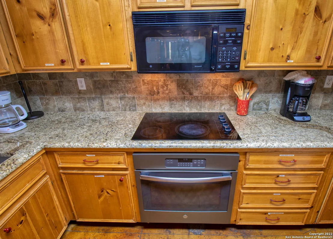 Photo of 210 Bluebonnet Dr