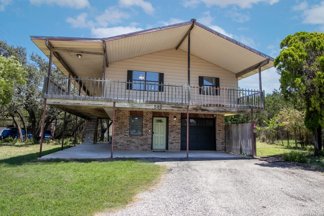 Photo of 582 Orbit Dr