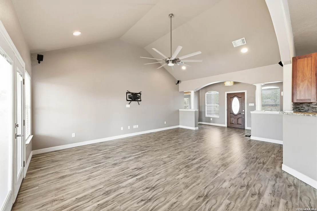 Photo of 353 BIG OAK DR
