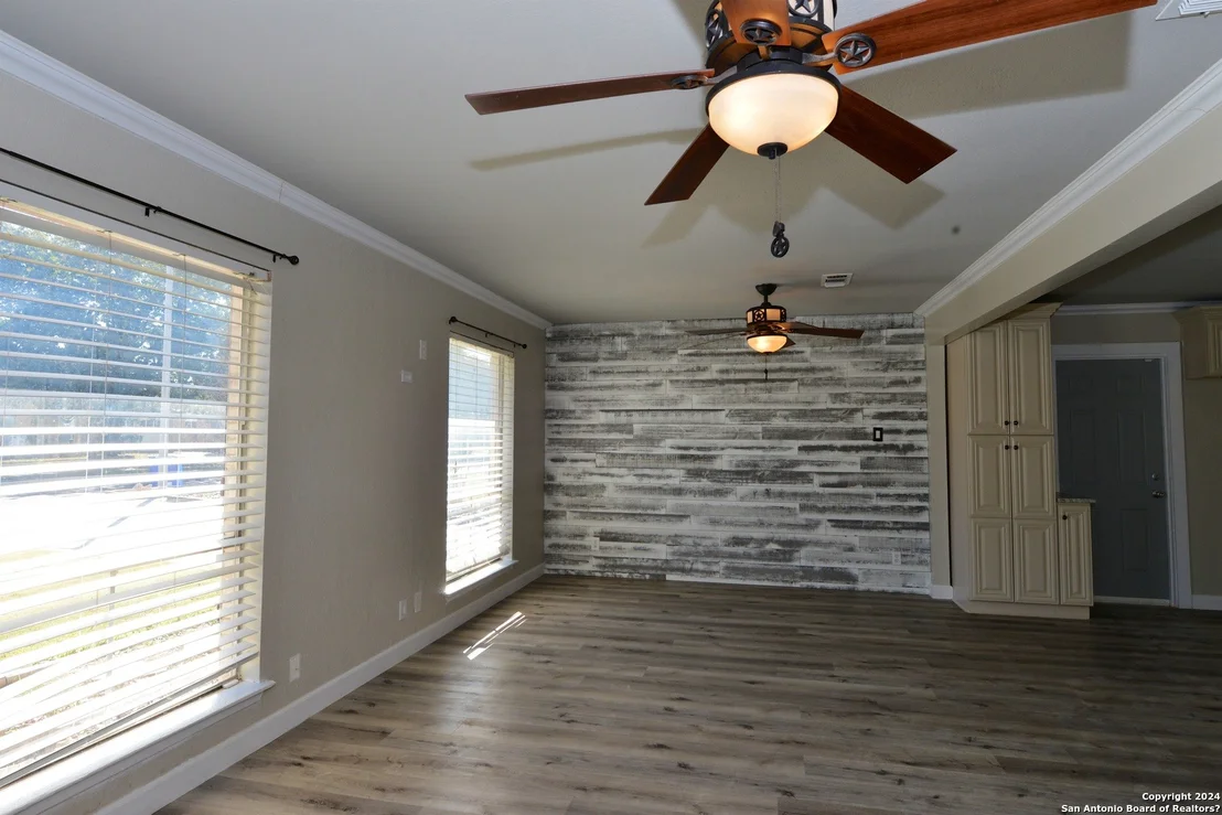 Photo of 4427 GREYSTONE DR