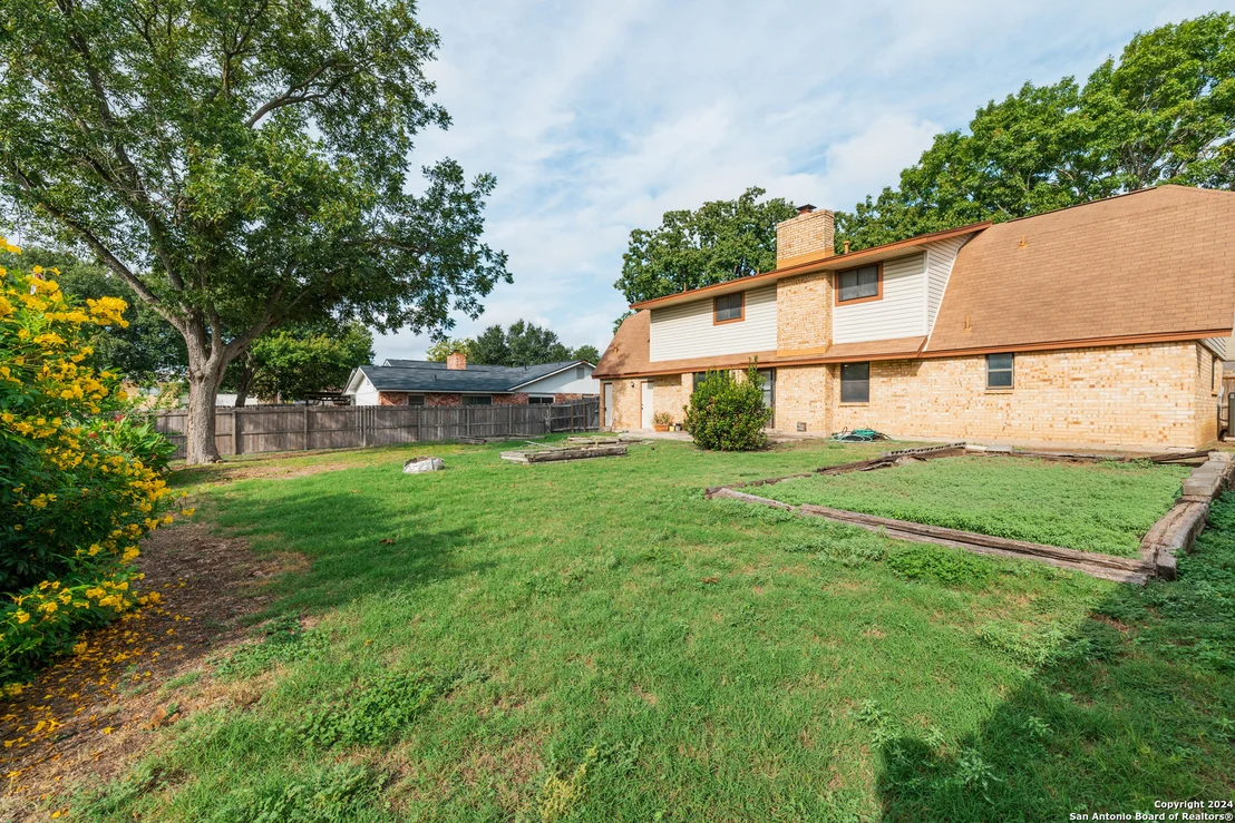 Photo of 6018 GRAND Point