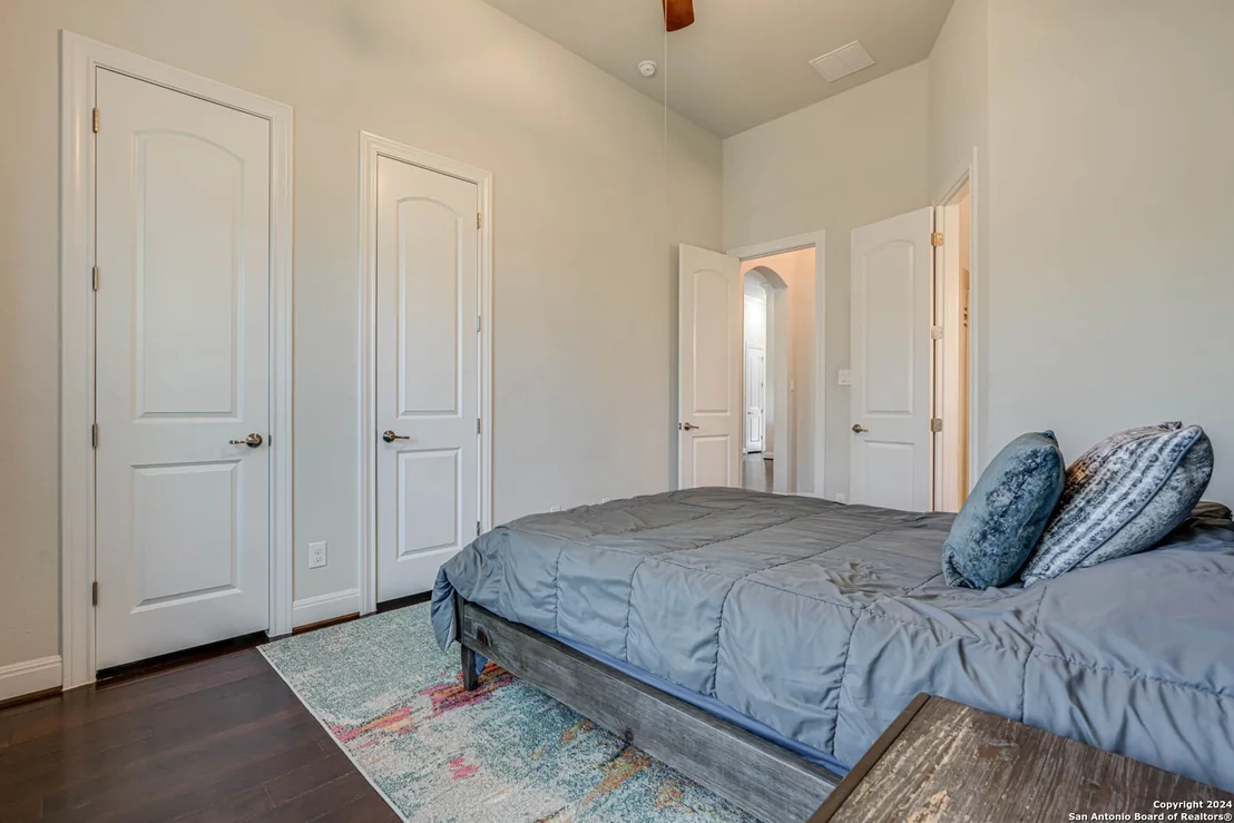 Photo of 17814 HILLSEDGE