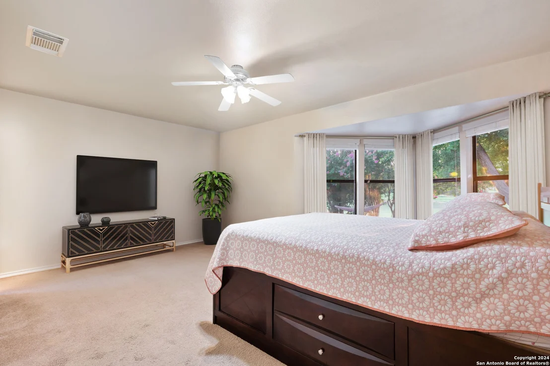 Photo of 7423 LEGEND POINT DR