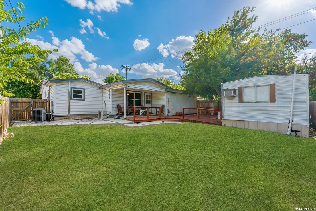 Photo of 359 Pilgrim Dr