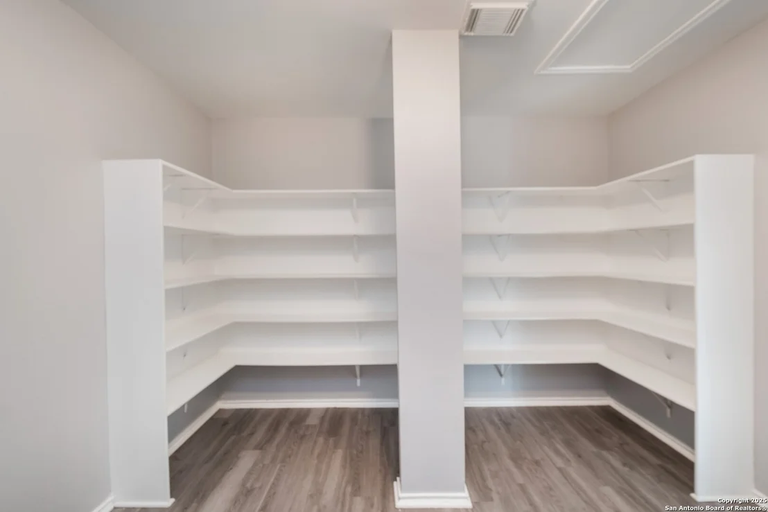 Photo of 7403 Legend Point Dr