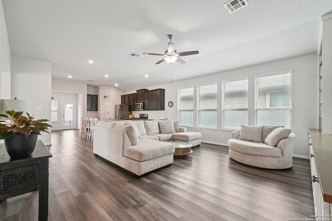 Photo of 4938 Oxbow