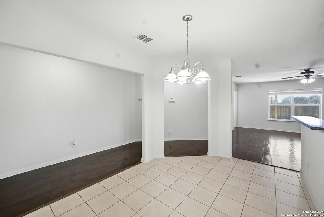 Photo of 6810 Luckey