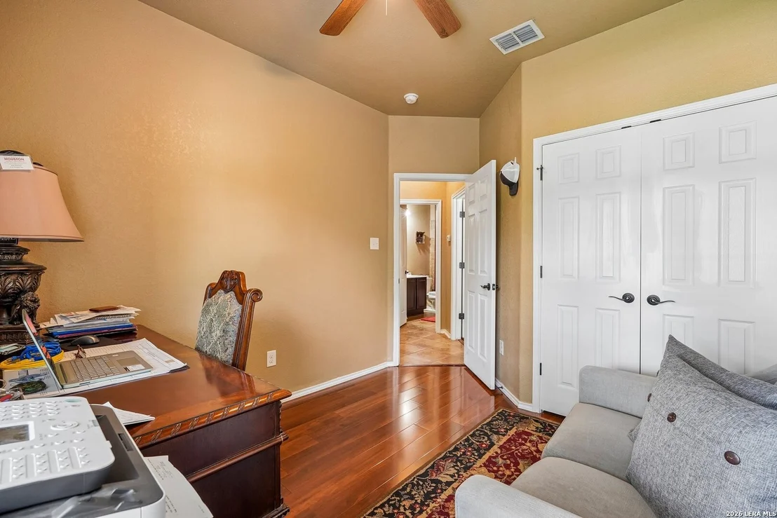 Photo of 11407 Road Runner