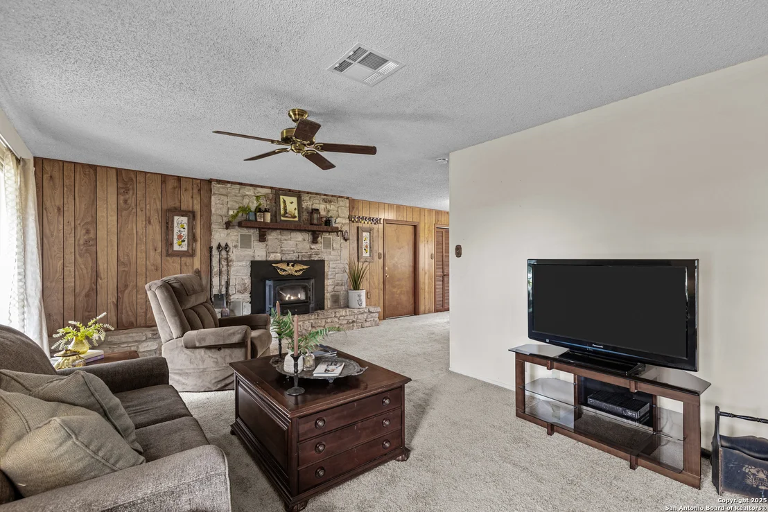 Photo of 11301 BEVERLY HILLS DR