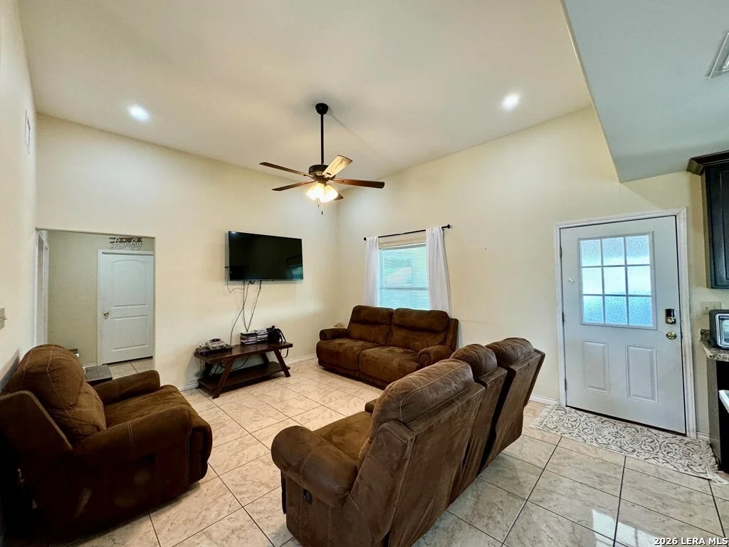 Photo of 698 Paco St