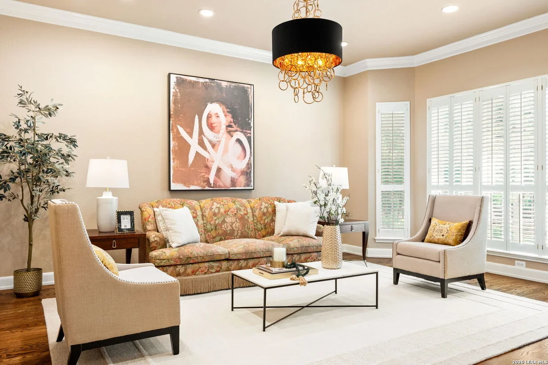 Photo of 2 CHATSWORTH WAY