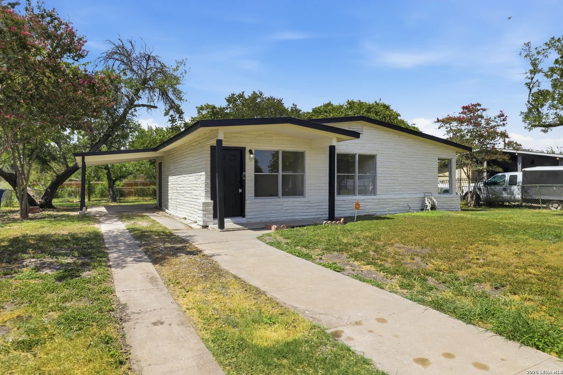Photo of 123 CHADWICK DR
