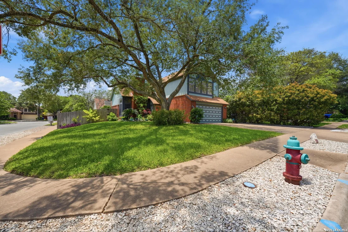 Photo of 302 HORNBEAN LN
