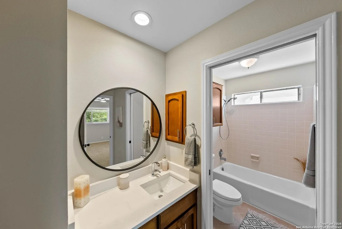 Photo of 15251 Oak Spring
