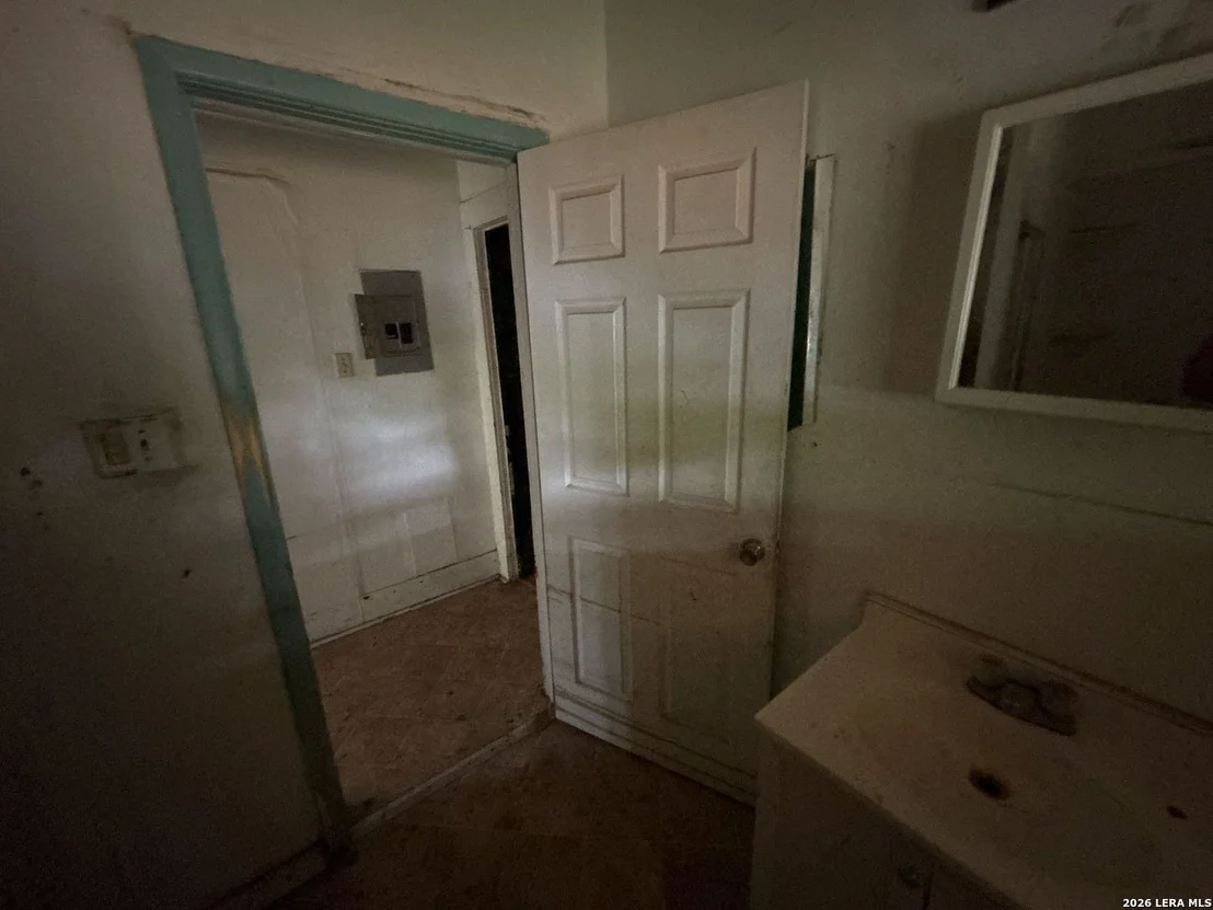 Photo of 351 Barrett