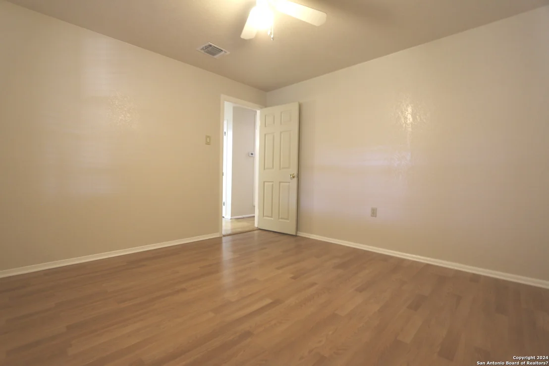 Photo of 5621 GALEWIND DR