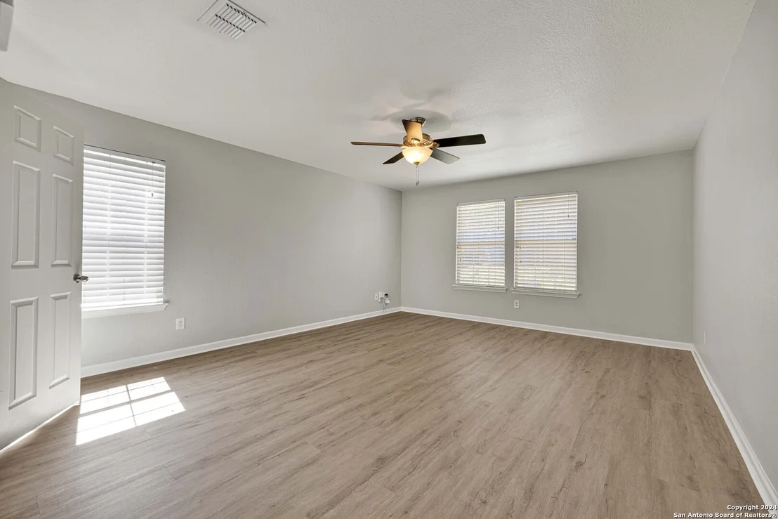 Photo of 611 PARK PT