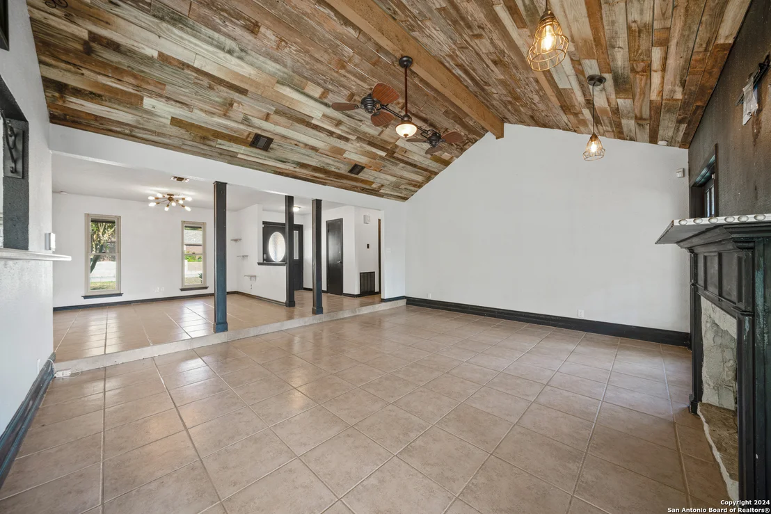 Photo of 2514 heather path