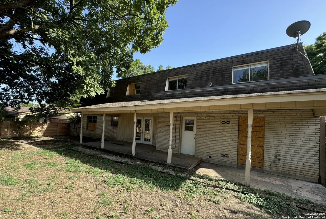 Photo of 327 MADRID DR