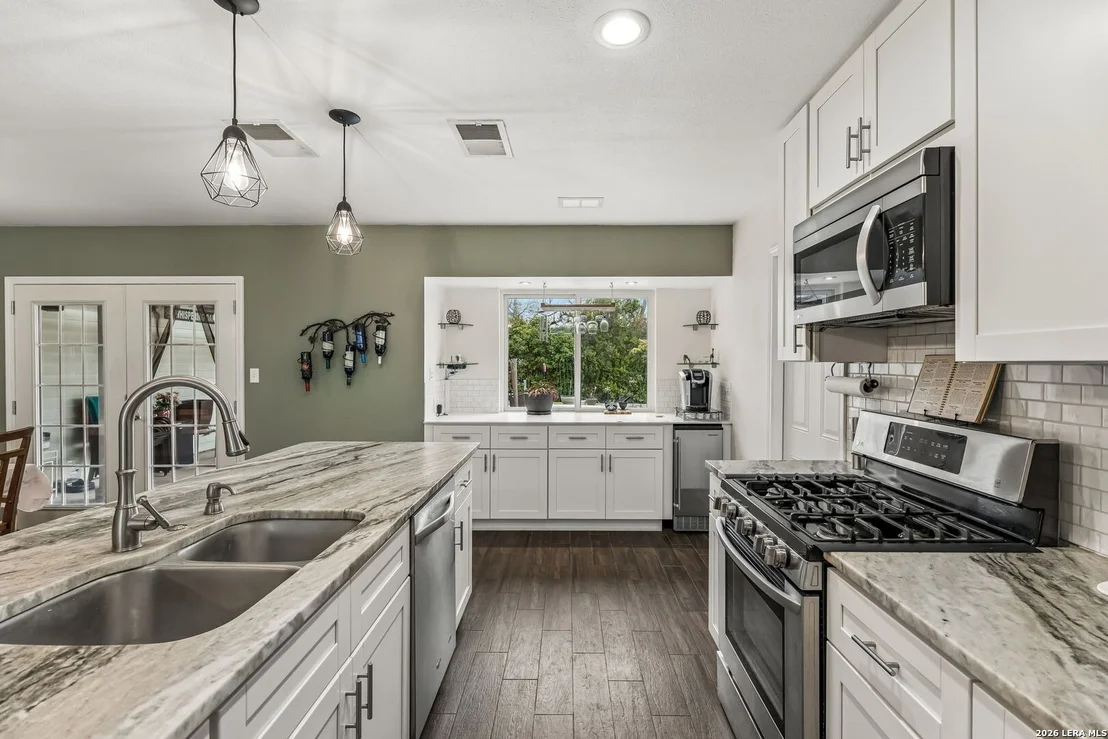 Photo of 218 Whispering Oaks