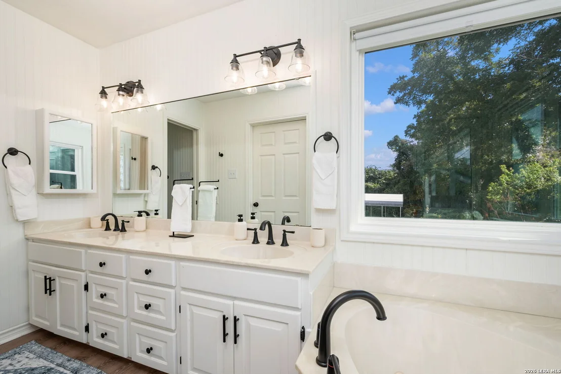 Photo of 34 river oak