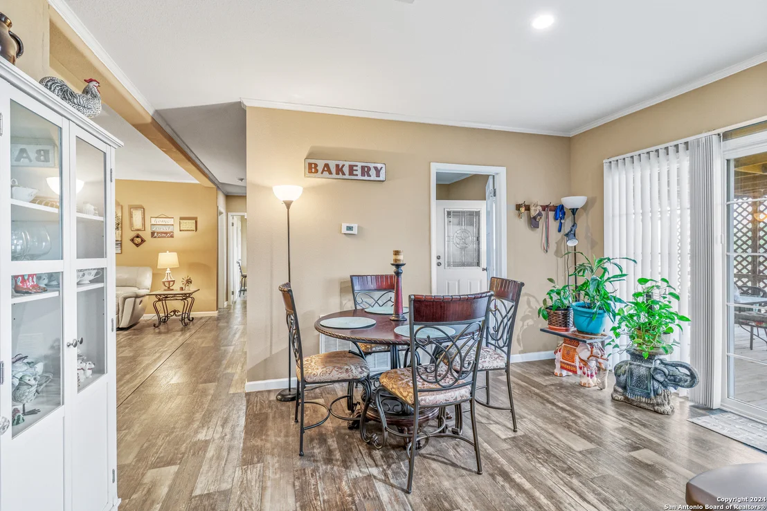 Photo of 609 Country Trail