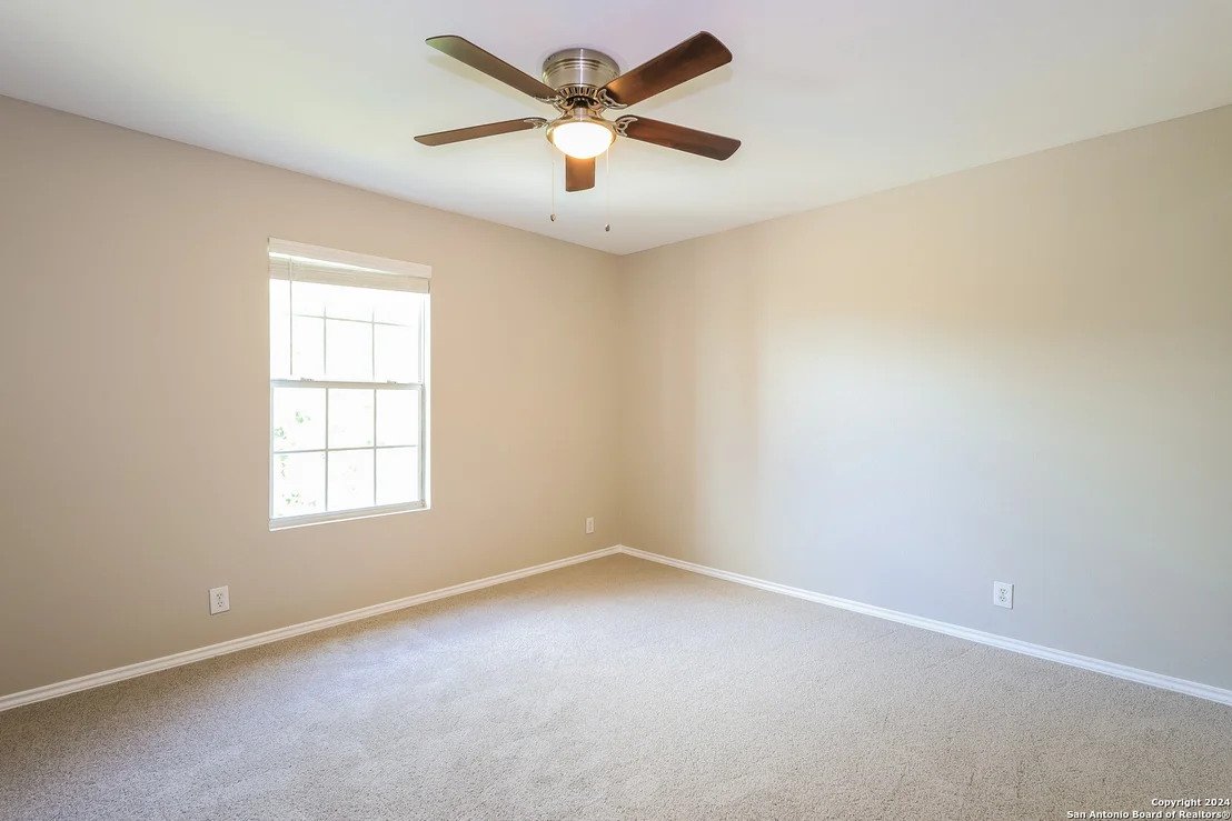 Photo of 10906 HILLSDALE LOOP