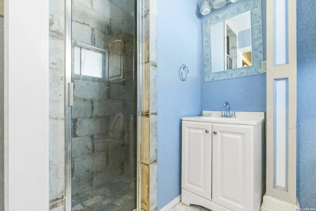 Photo of 302 Redcliff