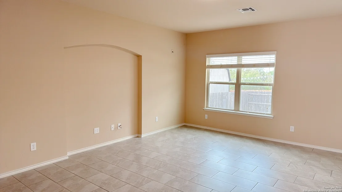 Photo of 8411 PUENTE