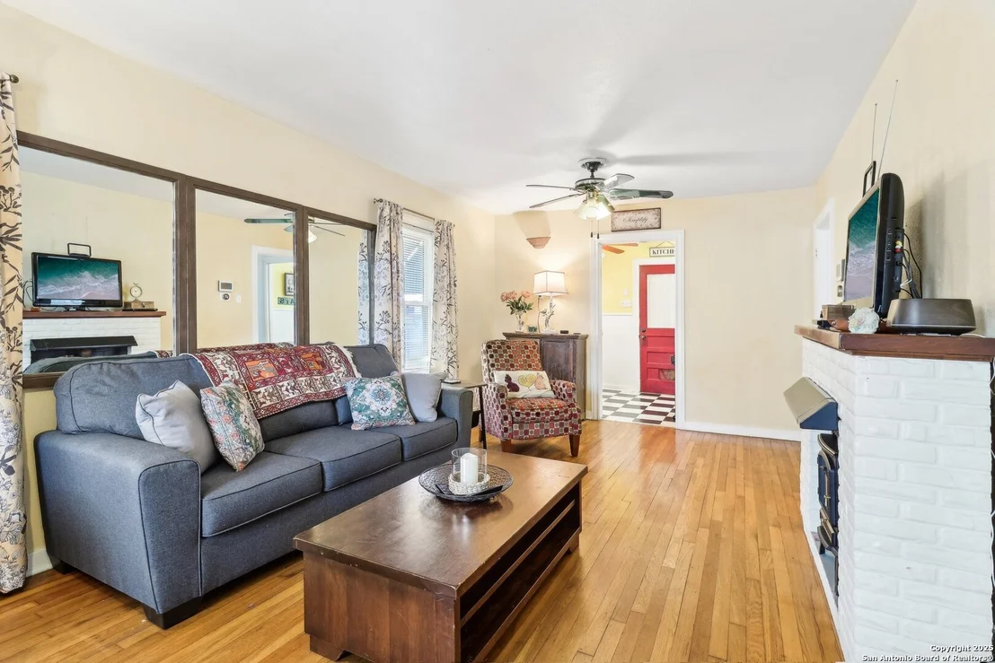 Photo of 2319 RAMONA
