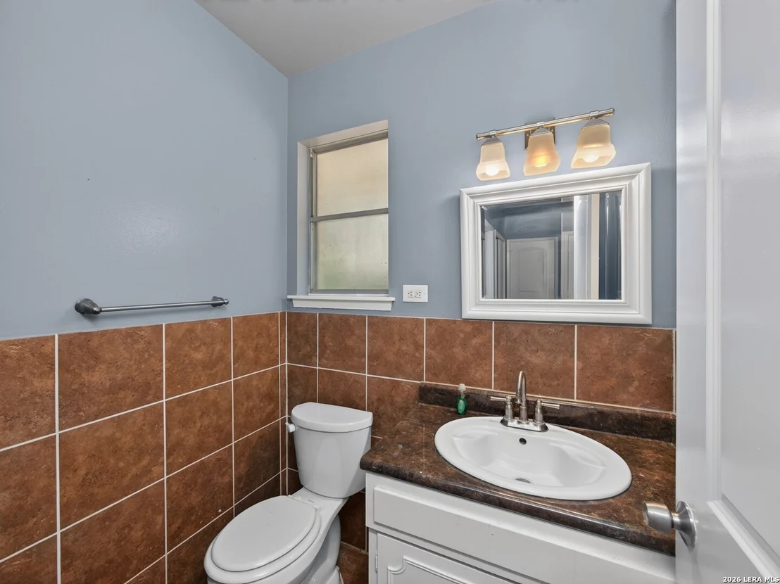 Photo of 621 Balfour Dr