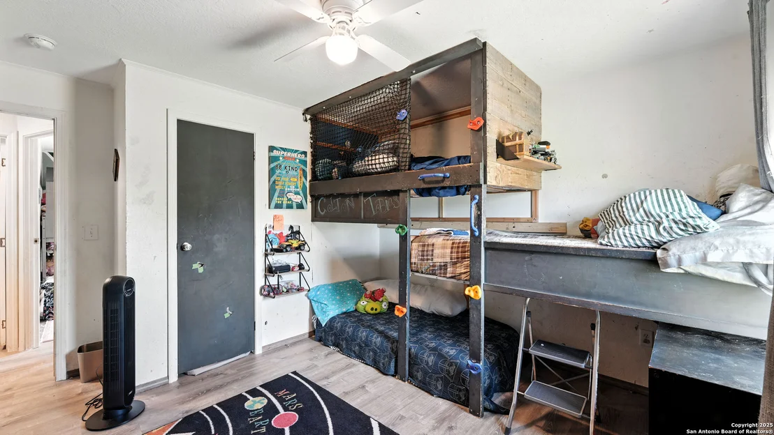 Photo of 355 Holley