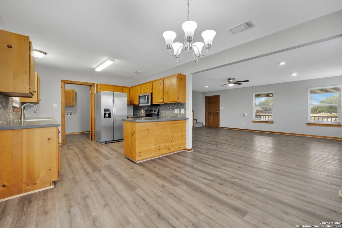 Photo of 105 BROWN SADDLE CIR