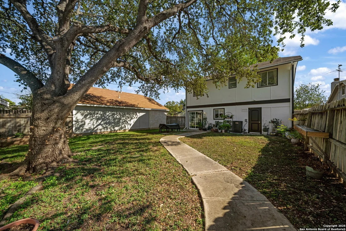 Photo of 764 Garden Meadow