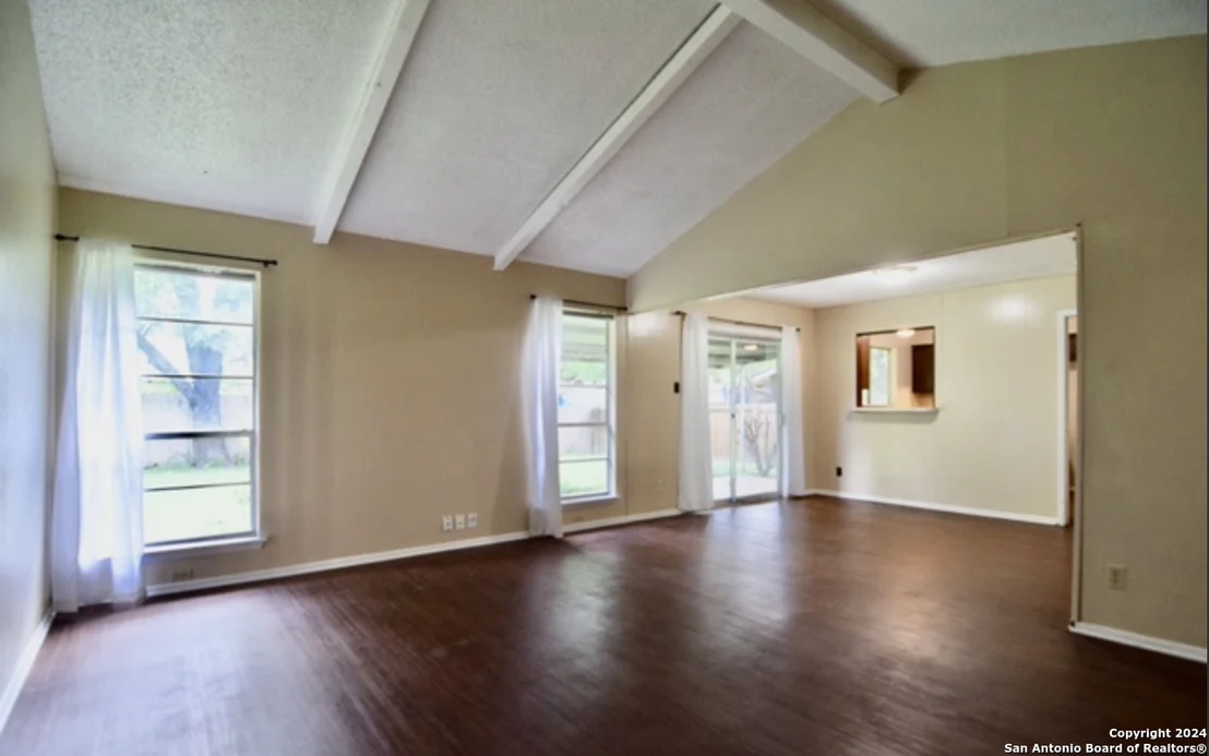 Photo of 7418 MEADOW HL