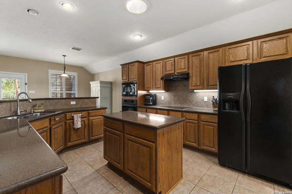 Photo of 266 MAIDSTONE CV