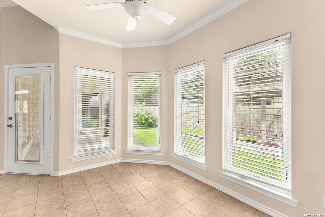 Photo of 809 Saint James